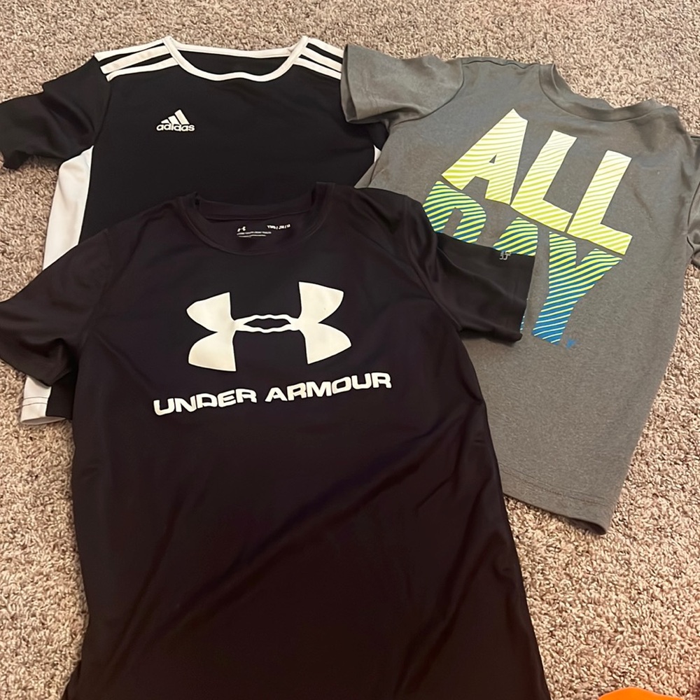 Bundle of drifit shirts